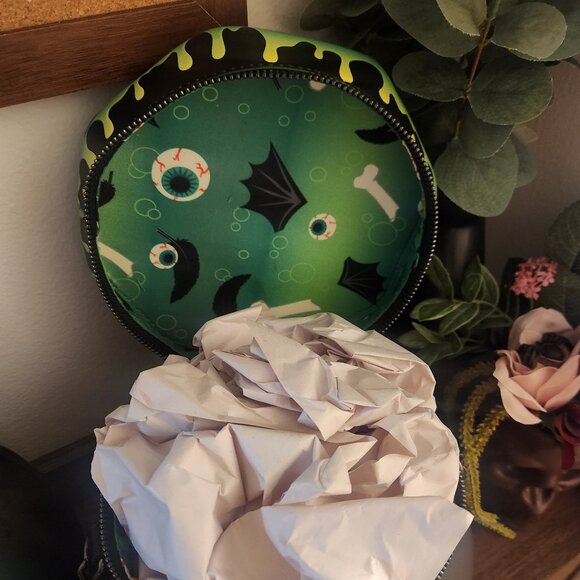 Cauldron Black and Green Bag - Picture 2 of 4